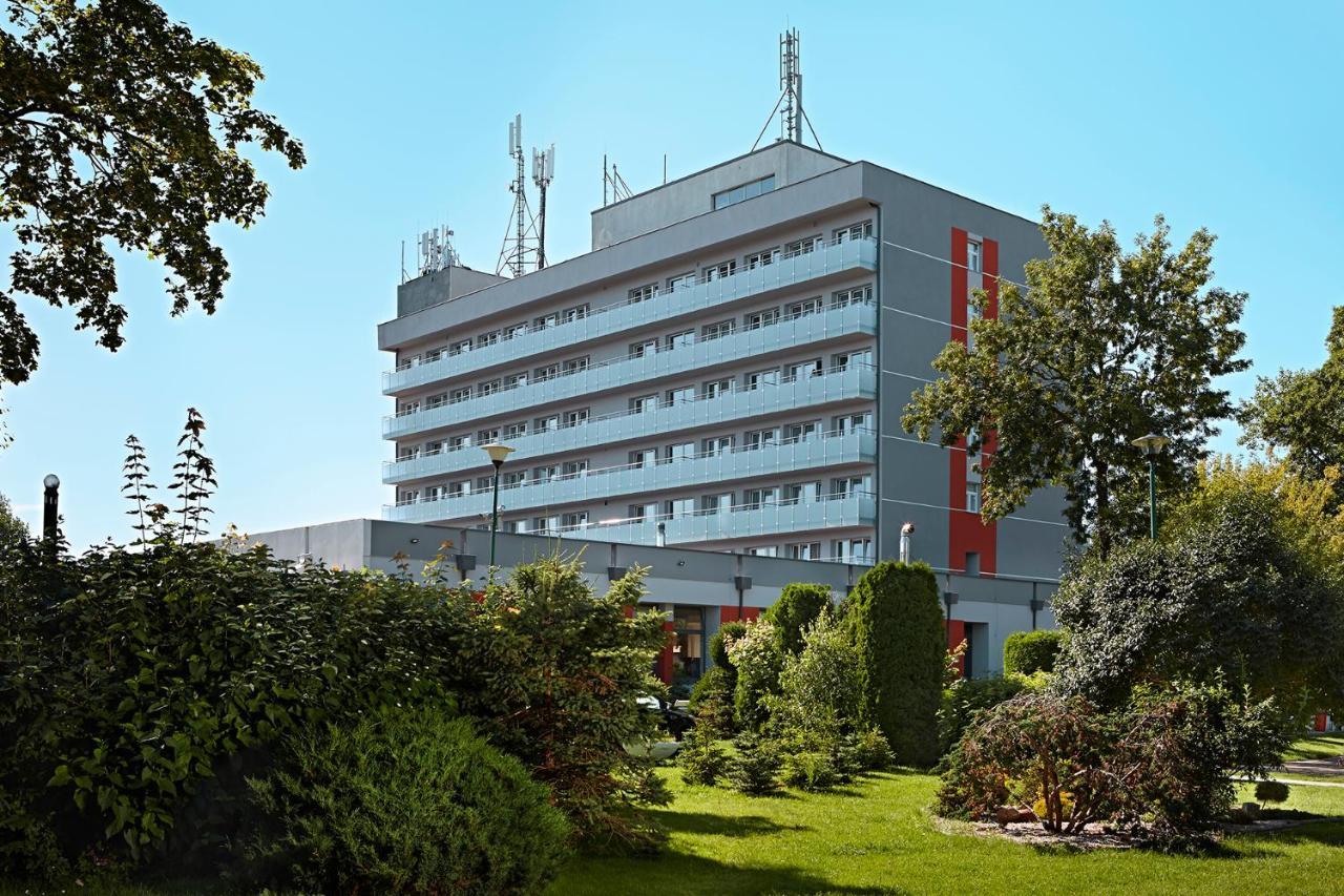 Dukat Medical SPA Dabki Bagian luar foto