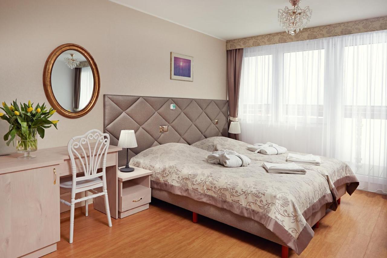 Dukat Medical SPA Dabki Bagian luar foto